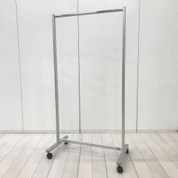 【来客用・個室用として便利に使える！クールなデザインのコートハンガー！】■イトーキ（ITOKI）製　コートハンガー　■W890×H1690 mm　■キャスター付き　■シルバー