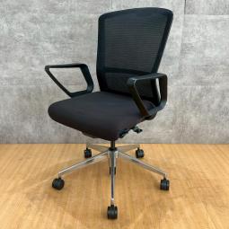 ※ウチダ製のオフィスチェア(事務椅子)/肘付きミドルバック/エルフィシリーズ】が入荷いたしました！　＊良品を格安で！「オフィスバスターズ福岡南店」は、福岡を拠点として、全国へ中古オフィス用品・オフィス家具を提供しております。