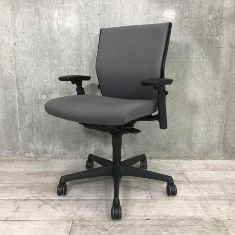 【中古】エスクード C483KG　FFW9 オカムラ（okamura） 肘付ローバックチェア