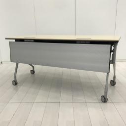 【動かす、つなぐ、すぐ使える。会議を止めないスマートテーブル！】■オカムラ（okamura）製　インターアクトNTシリーズ（INTER ACTNT）　サイドスタックテーブル　W1500×D600×H720mm　■キャスター付　■ 配線口付き　■天板:プライズウッドライト/脚:シルバー