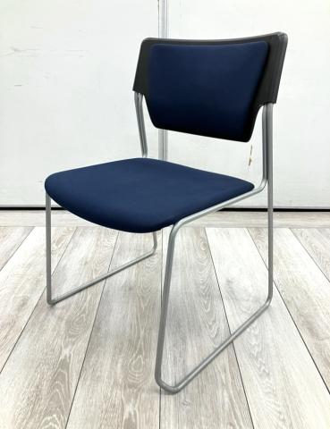 【在庫入替セール品】【脚カバー無し】イトーキ製 スタッキングチェア エレック(Eleck)シリーズ ブルー
