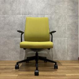 【即発送可能商品】【西】スチールケース（Steelcase）製　シンク（think）チェア　肘付　ハイバック　背面メッシュ　固定肘