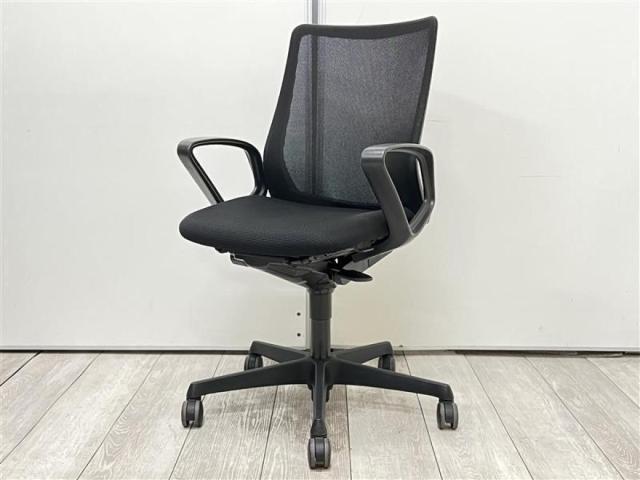 【在庫入替セール品】人気色/おすすめ/定番　オカムラ（okamura）製　フルーエント（Fluent）チェア　肘付　ローバック　背面メッシュ　■サークル肘　■ブラック×ブラックフレーム