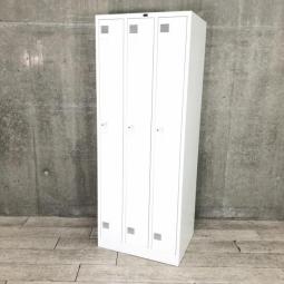 【在庫セール品：1台限定】（T9）■内田洋行（UCHIDA）　システムロッカーNS型　3人用更衣用ロッカー　■ホワイト　■シリンダー錠【レアなスリムタイプが入荷！　コート類も入る縦長ロッカー！　移転や増員を検討されている方にオススメ！】