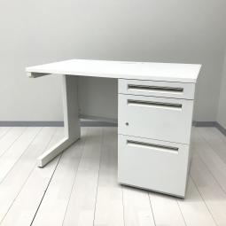 【収納も充実！省スペースにおすすめの横幅1000㎜のワークデスク！】■ウチダ(UCHIDA)製　スカエナ(SCAENA)シリーズ　片袖机　W1000×D600×H700㎜　■配線Sタイプ　■シリンダー錠　■ホワイト　【弊社使用欄：A01094166】