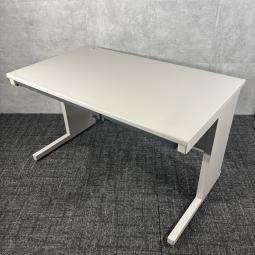 【中古】コクヨ ピクサ SDP-TKN12FF1 平机/幅1200mmの使いやすいスタンダードサイズで、デスクワークや事務作業におすすめのコクヨ製オフィスデスク、配線孔と引出しを備えた実用的な平机/福岡で中古オフィス家具をお探しならオフィスバスターズ福岡博多店へお気軽にお問い合わせください！