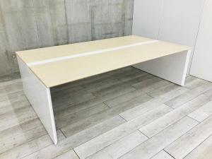【コミュニケーション活性化や業務効率化に繋がる！　採用力強化にもおススメです！】■オカムラ製　フリーウェイ　フリーアドレスデスク　■天板ナチュラル　■W2800×D1400×H720≪リクルーティング・採用強化≫≪モチベーションUP・やる気向上≫≪ウェルビーイング≫