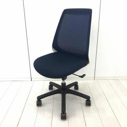 【理想的な作業姿勢をキープ！デスクに納まりの良いコンパクトメッシュチェア！】■イトーキ(ITOKI)製　ノナ(nona)チェア　肘無　ハイバック　■背面メッシュ　■ネイビーブルー×ホワイトフレーム 【関東倉庫在庫品】【弊社使用欄：A01075029】【CUL10】