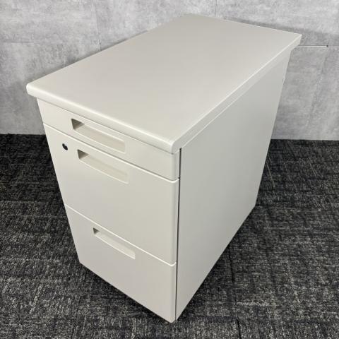 【中古】インベント KTG-E47F1N3 コクヨ（KOKUYO） 脇机3段