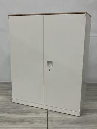 【オフィスの書類をスッキリ整理！取っ手がどの方向からでも開くマルチハンドル！】■両開き書庫　■ローキャビネット　　■シリンダー錠　■ホワイト※愛知※名古屋※豊田※三重
