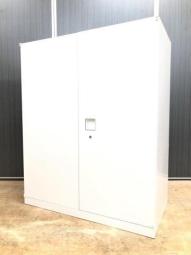 【使いやすさで選ぶならコレ！】■オカムラ　レクトラインシリーズ　両開き書庫　W900×D400×H1100mm　ホワイト　■高品質で人気のオフィスキャビネット！【Okamura　Rectline】A01093287