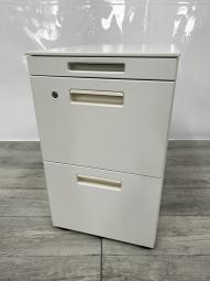 【大人気のコクヨ製GT３段ワゴン入荷！A4書類が2段で収納可能！】■コクヨ（KOKUYO）製　GTワゴンシリーズ　3段ワゴン フリアドワゴン　W390×D500×H650㎜　■シリンダー錠　■ホワイト(T8)
ロットワゴン　※愛知※名古屋※豊田※三重
