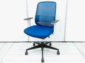 【デザイン性の高いコンパクトなメッシュチェア！大人気のコクヨ製シロッコシリーズ肘付ハイバックチェアが入荷！リフレッシュスペースにもピッタリ！】■コクヨ（KOKUYO）製　シロッコチェア　肘付ハイバックチェア　■ブルー(ターコイズブルー) 　■メッシュ　■可動肘【AD】