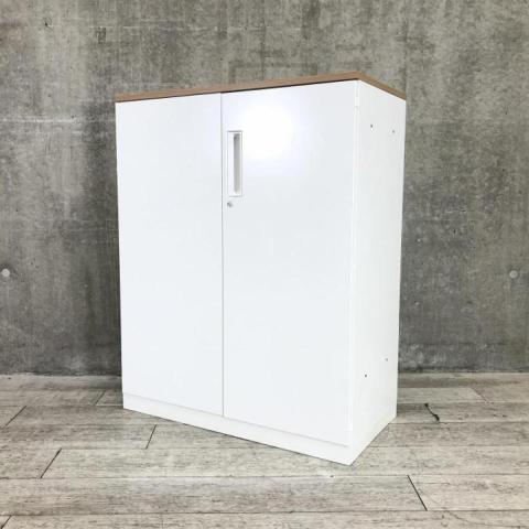 【収納量抜群!観音開きタイプのキャビネット!】■コクヨ(KOKUYO)製 エディアシリーズ(EDIA) 両開き書庫 ローキャビネット 下置き用 W900×D450×H1130mm ■シリンダー錠 ■天板:ナチュラル木目/ホワイト