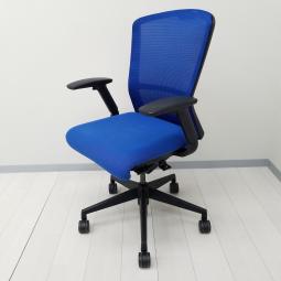 【在庫入替セール品！（本在庫限定価格）】【快適な座り心地を追求して新たに開発された最新メカニズム！ワンランク上の座り心地！】■ウチダ(UCHIDA)製　エルフィ(Elfie)チェア　肘付　ハイバック　背面メッシュ　■可動肘　■マリンブルー×ブラックシェル　【弊社使用欄：A01075568】【HU】