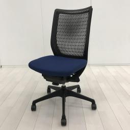 【通気性バツグンな背もたれと快適なクッション性で大人気のOAチェア入荷！】■オカムラ（okamura）製　ヴィスコンテチェア　肘無　ハイバック　背面樹脂メッシュ　■ミディアムブルー【T6】（T9）