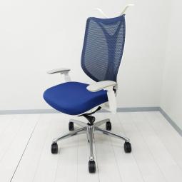 【在庫入替セール品!(本在庫限定価格)】【流れるような美しいフォルムの最高級メッシュチェア!前傾チルト付きで作業効率アップ!】■オカムラ(okamura)製 サブリナ(Sabrina)チェア 肘付 ハイバック 背面メッシュ ■可動肘・ハンガー付き ■ダークブルー×ホワイトシェル 【弊社使用欄:A01077085】【HU】