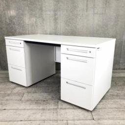 【中古】イトーキ CZR 両袖机 ホワイト ロット商品/イトーキの定番「CZR」シリーズ！左右に収納を備えた使いやすい両袖机で、オフィスのデスクワークにおすすめです。複数台まとめて揃えやすいロット商品！/福岡で中古オフィス家具をお探しならオフィスバスターズ福岡博多店へお気軽にお問い合わせください！　#格安　#良品　#両袖机