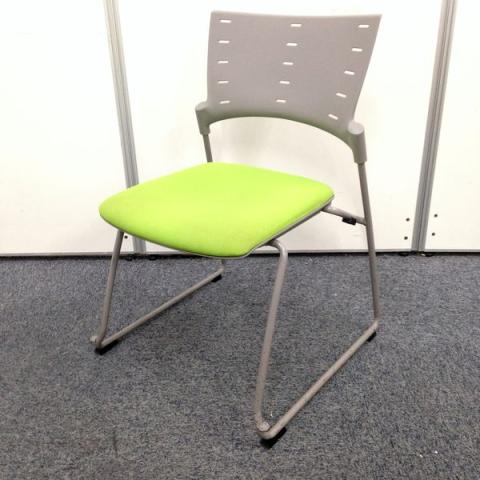 【中古】マノスチェア  イトーキ（ITOKI） スタッキングチェア