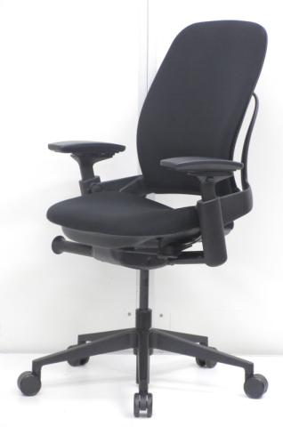 最高のクッション性/座り心地◎/大人気　スチールケース(Steelcase)製　リープV2チェア　肘付ハイバック　■可動肘　■ブラック