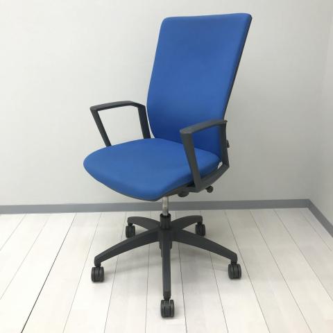 【在庫入替セール品！（本在庫限定価格）】【シンプルで扱いやすいデザインと確かな実用性を両立！】■アイコ（AICO）製　ハイバック　固定肘（サークル肘）付き　ランバーサポート　■ブルー【弊社使用欄：A01077217】【HU】