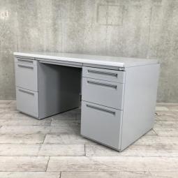 【2台限定】【内田の上長用デスク!両袖机】【横幅1400の大き目サイズ!A4ファイル収納可能】■ウチダ(UCHIDA)製 フィードエヌ(FEED-N)シリーズ 両袖机 ■幅1400㎜ ■配線口有り ■ペールグレー 【中古家具】【大阪】