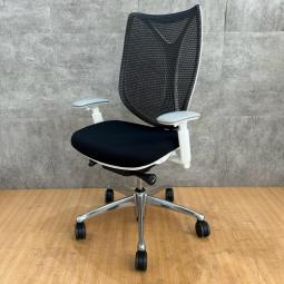 オカムラ製のオフィスチェア(事務椅子)/可動肘付きハイバック/サブリナシリーズ】が入荷いたしました！　＊良品を格安で！「オフィスバスターズ福岡南店」は、福岡を拠点として、全国へ中古オフィス用品・オフィス家具を提供しております。