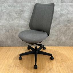 オカムラ製のオフィスチェア(事務椅子)/肘無しハイバック/ポータムシリーズ】が入荷いたしました！　＊良品を格安で！「オフィスバスターズ福岡南店」は、福岡を拠点として、全国へ中古オフィス用品・オフィス家具を提供しております。