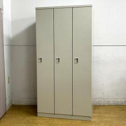 【在庫入替セール】オカムラ　KZ-Ⅱ　3人用ロッカー　ニューグレー　鍵付き　シリンダー錠【愛知・名古屋・豊田・静岡・浜松】
