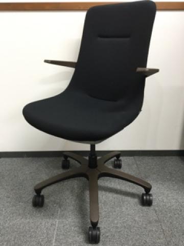 【中古】モーブ  イトーキ（ITOKI） 肘付ローバックチェア