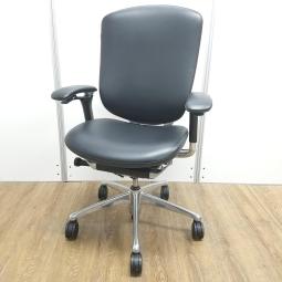 (T9)【商品入替のため、残り1脚限り】【レア】【革張り】オカムラ　コンテッサ　肘付き　ハイバック　アジャストアーム※可動肘　背面・座面・肘：張地革張り　ポリッシュ脚　役員用/ご自宅用にも！　最上位機種にふさわしい上質な座り心地！　世界クラスの強度と進化した座り心地！　肘付きハイバックチェア！！