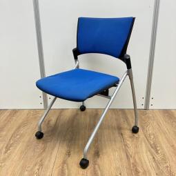 【定価約5万円】【フレキシブルに使える!使わない時は省スペースで収納可能!】■イトーキ/マノスチェア ■ネスティングチェア ■ブルー