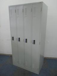 【在庫セール品・1台限定】■PLUS製　4人用更衣ロッカー　■シリンダー錠　■グレー【衣類をたたまずに収納可能！鍵もかけられるため貴重品収納も可能！】