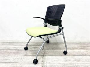 【定価約8万円】【会議室や研修室におすすめのネスティングチェア！】■オカムラ/グラータ　■ネスティングチェア　■グリーン