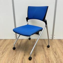 【定価約5万円】【フレキシブルに使える！使わない時は省スペースで収納可能！】■イトーキ/マノスチェア　■ネスティングチェア　■ブルー