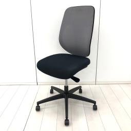 【スタイリッシュなデザイン！人間工学に基づいた快適な座り心地！】■giroflex（ジロフレックス）353　メッシュバックチェア　グレー　■背面が伸びる！変幻自在なオフィスチェア入荷！　座る人の体重を感知し理想のロッキング強度を実現！ 【giroflex 353】【PLUS(プラス)】