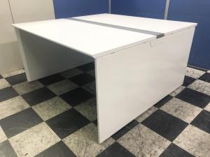 【倉庫在庫品】【小規模～大規模、どんなオフィスにも！】W1400　長さは自由自在に組めます！倉庫にも多数在庫しているフリーアドレスデスクの決定版！オカムラ　フリーウェイ　ホワイト　オフィスバスターズ　梅田本店