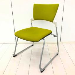 【定価6万円】【ソフトベンディングシェルが背を優しく受け止める！】■イトーキ(ITOKI)製　マノス(MANOSS)チェア　スタッキングチェア　ミーティングチェア　肘無し　■背パッド付き　■キャスターなし　■モスグリーン×ホワイトシェル/601158　オフィスバスターズ　水戸サテライト　大子町　北茨城市　高萩市　日立市　常陸太田市　常陸大宮市　那珂市　東海村　ひたちなか市　城里町 水戸市　笠間市　茨城町　大洗町　小美玉市