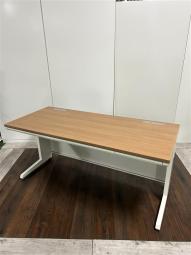 中古で手に入るのは今しかない？？　オカムラ製　アドバンス　ブラウン天板　W1600