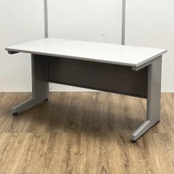 イトーキ製　CZ　グレー　W1400xD700xH700サイズ　注意※引出し無しタイプ　コストパフォーマンス抜群のビジネスデスク！　広く使える幅1400のスタンダードな平デスクが入荷！　平机！！