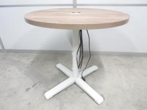 【カフェイメージの空間にもフィット！スタイリッシュな木目デザイン！】■オカムラ　ライブスシリーズ　丸型ミーティングテーブル　W750×H720mm　ソーンオーク　コンセント付　単柱脚　サークルテーブル　円形　φ750　丸テーブル【Lives Meeting Table】【ABW】