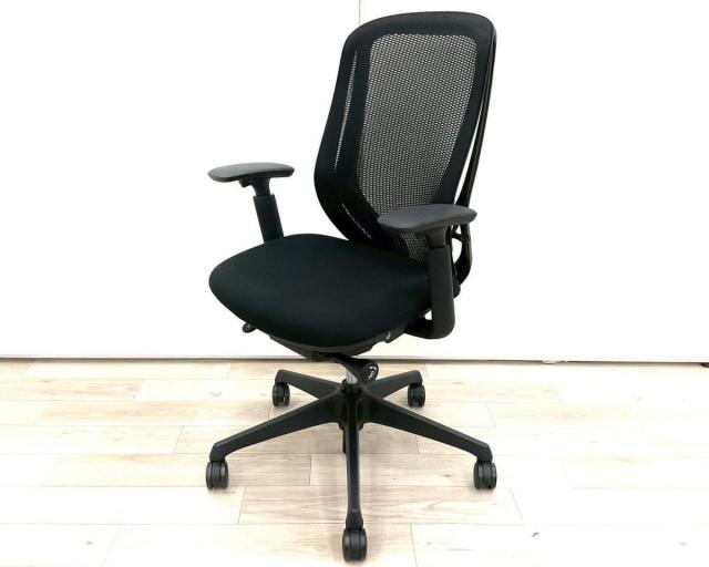 【オカムラ製品で最も人気を集める高機能メッシュチェア!】■オカムラ(okamura)製 シルフィー(Sylphy)チェア 肘付き ハイバック 背面メッシュ ■可動肘 ■ブラック