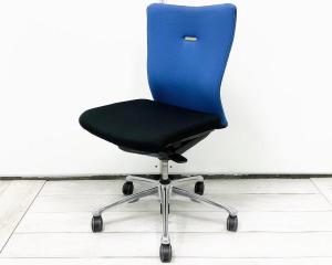 【在庫入替セール品につき特価！】【オカムラのロングセラーシリーズが大量入荷！】■オカムラ（okamura）製　フィーゴ（feego）チェア　肘無し　ミドルバック　■サイドファスナータイプ　■ブルー　【中古品は組立不要のため納品から即お使いいただくことが可能です！】