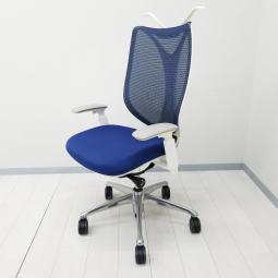 【在庫入替セール品！（本在庫限定価格）】【流れるような美しいフォルムの最高級メッシュチェア！前傾チルト付きで作業効率アップ！】■オカムラ(okamura)製　サブリナ(Sabrina)チェア　肘付　ハイバック　背面メッシュ　■可動肘・ハンガー付き　■ダークブルー×ホワイトシェル　【弊社使用欄：A01077085】【KN】