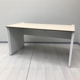 【在庫入替セール品！（本在庫限定価格）】【ゆとりのあるワークスペースで作業効率アップ！】■コクヨ（KOKUYO)　ワークヴィスタ（WorkVista）シリーズ　平デスク　W1400×D725×H720mm　パーソナルテーブル　■引出無　パネル脚　■天板：木目ナチュラル×脚：ホワイト【弊社使用欄：A01075891】【HU】