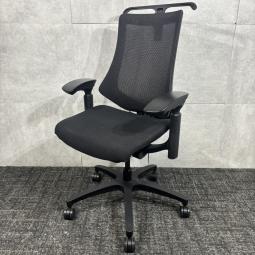 【中古】KF-370JB-T1T1 /イトーキ「エフチェア」が入荷！便利なコートハンガー付きの肘付きハイバックチェアです！座面高さ・奥行調節やアンクルムーブ・シンクロロッキングなど機能充実の中古オフィスチェア！/福岡で中古オフィス家具、オフィスチェアをお探しならオフィスバスターズ福岡博多店へお気軽にお問い合わせください！　#格安　#オフィスチェア