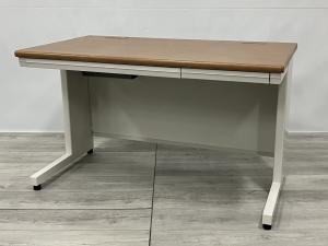 【中古】【コスパ抜群な机が入荷しました！】　■ブラウン天板〈ナチュラル〉　■事務机　■作業用机　■テーブル　■デスク　■茶色　■在宅ワーク　※愛知※名古屋※豊田※三重