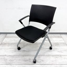 【法人様限定！来店予約で中古商品8％OFF！9月末まで　岐阜店】
【省スペース収納が魅力！会議室で活躍するネスティングチェア！】

■ジョインテックス製　ネスティングチェア　ブラック
■使わない時はコンパクトに収納しやすく、会議室・研修室・セミナールームなど、レイアウト変更の多いスペースにおすすめ！
■落ち着いたブラックカラーで様々なオフィスに合わせやすい定番タイプ。ネスティングチェア・会議椅子・ミーティングチェア・会議用チェア・研修用チェアをお探しの方にもおすすめです！【JOINTEX】