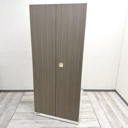 【法人様限定!来店予約で中古商品8%OFF!9月末まで 岐阜店】
【食器や備品をまとめて収納!オフィスの給湯スペースに便利なカップケース!】
■オカムラ製 レクトラインシリーズ カップケース W800×D400×H1810mm ホワイト
■カップやグラス、食器類などをまとめて収納でき、オフィスの給湯室・休憩室・リフレッシュスペースの収納におすすめ!
■清潔感のあるホワイトカラーで空間にも馴染みやすい収納家具。カップケース・食器棚・カップボード・キッチン収納・オフィス収納をお探しの方にもおすすめです!【okamura Rectline】