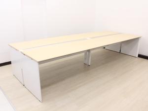 【中古】コクヨ「ワークヴィスタ」のW3600フリーアドレスデスク！ナチュラル天板×ホワイトの明るくすっきりしたデザインで、配線管理やレイアウト変更にも使いやすい大型中古デスク！/福岡で中古オフィス家具、フリーアドレスデスクをお探しならオフィスバスターズ福岡博多店へお気軽にお問い合わせください！　#格安　#フリーアドレスデスク